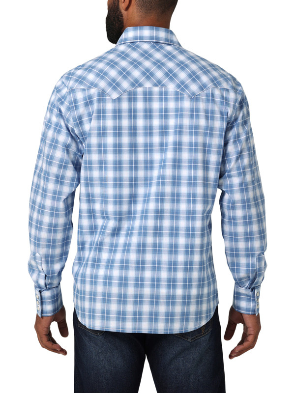 Wrangler Men's Retro Long Sleeve Sawtooth Snap Pocket Western Shirt in Blue