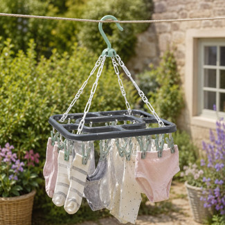 18 Peg Hanging Dryer with Clips