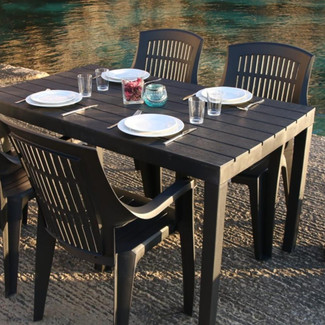 plastic garden table and 6 chairs