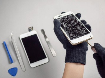 How to Fix a Cracked Phone Screen: A Beginner’s Guide