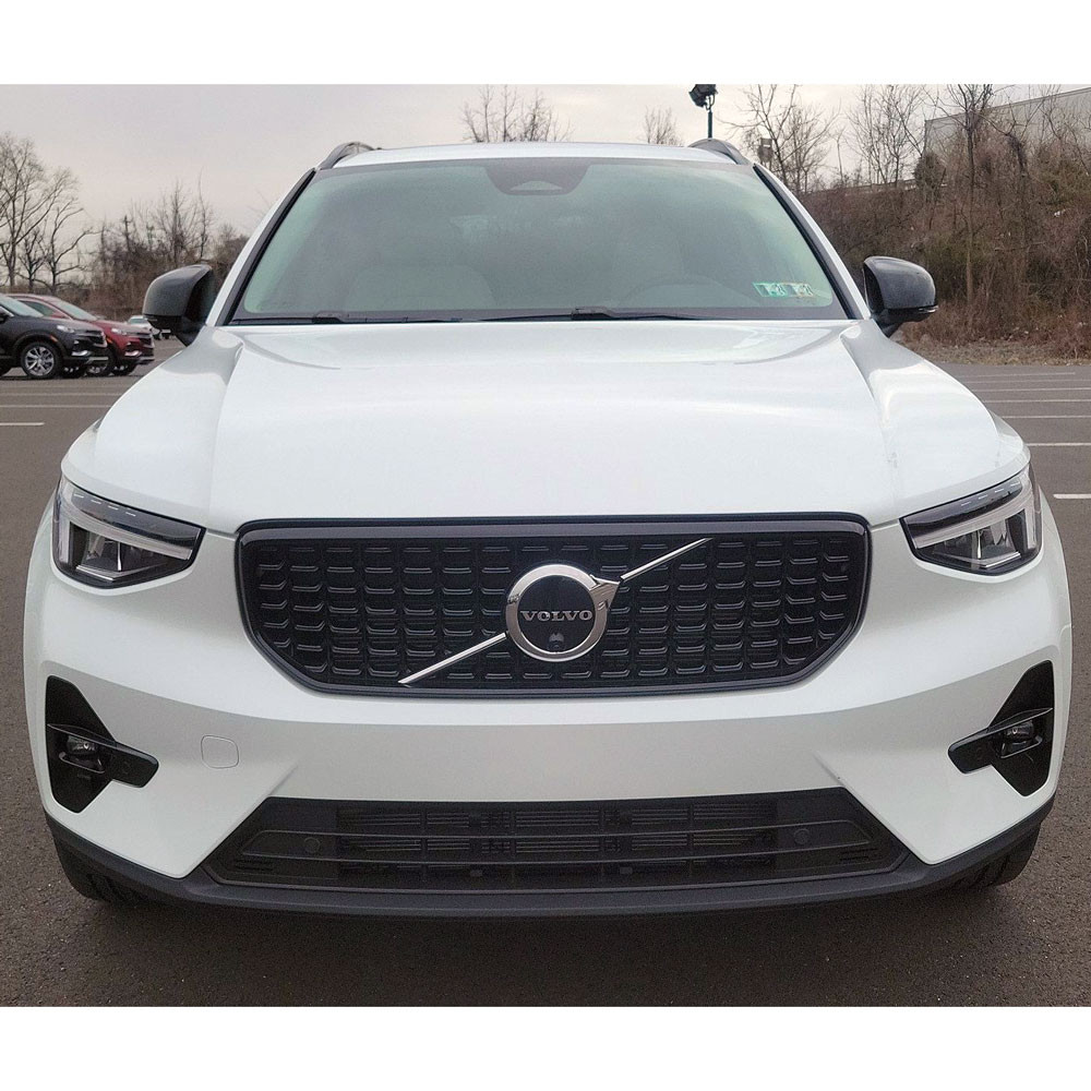 Genuine Volvo XC40 R-Design/Dark Theme Front Grille w/camera