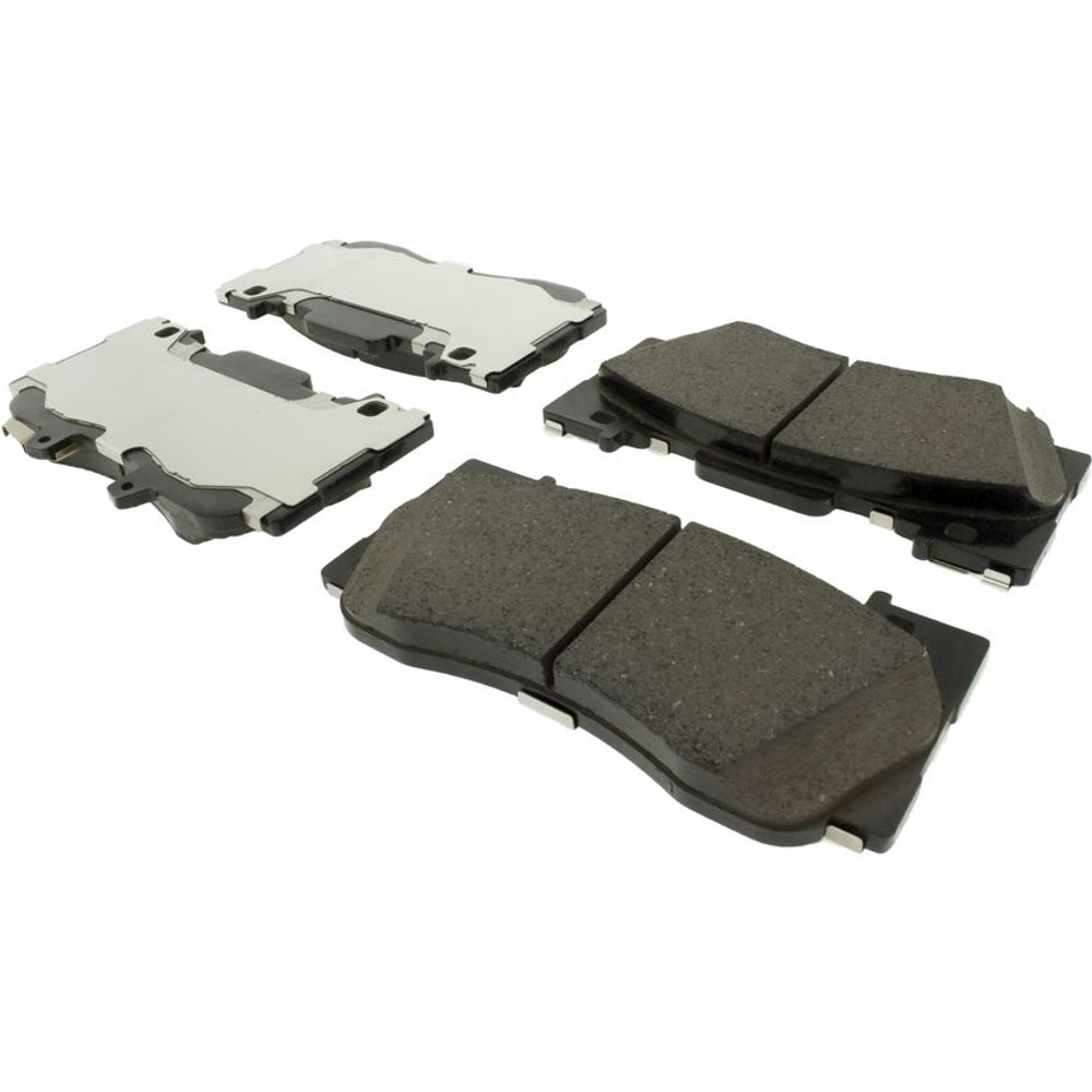 StopTech 308.17840 Street Front Brake Pads, Ford Mustang 15-20