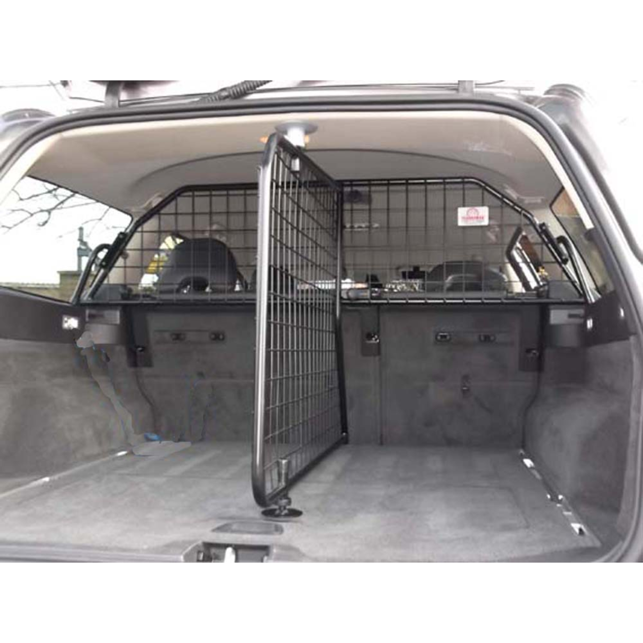 Guardsman Dog Guard and Divider Bundle, Volvo V70/XC70 2008-2016