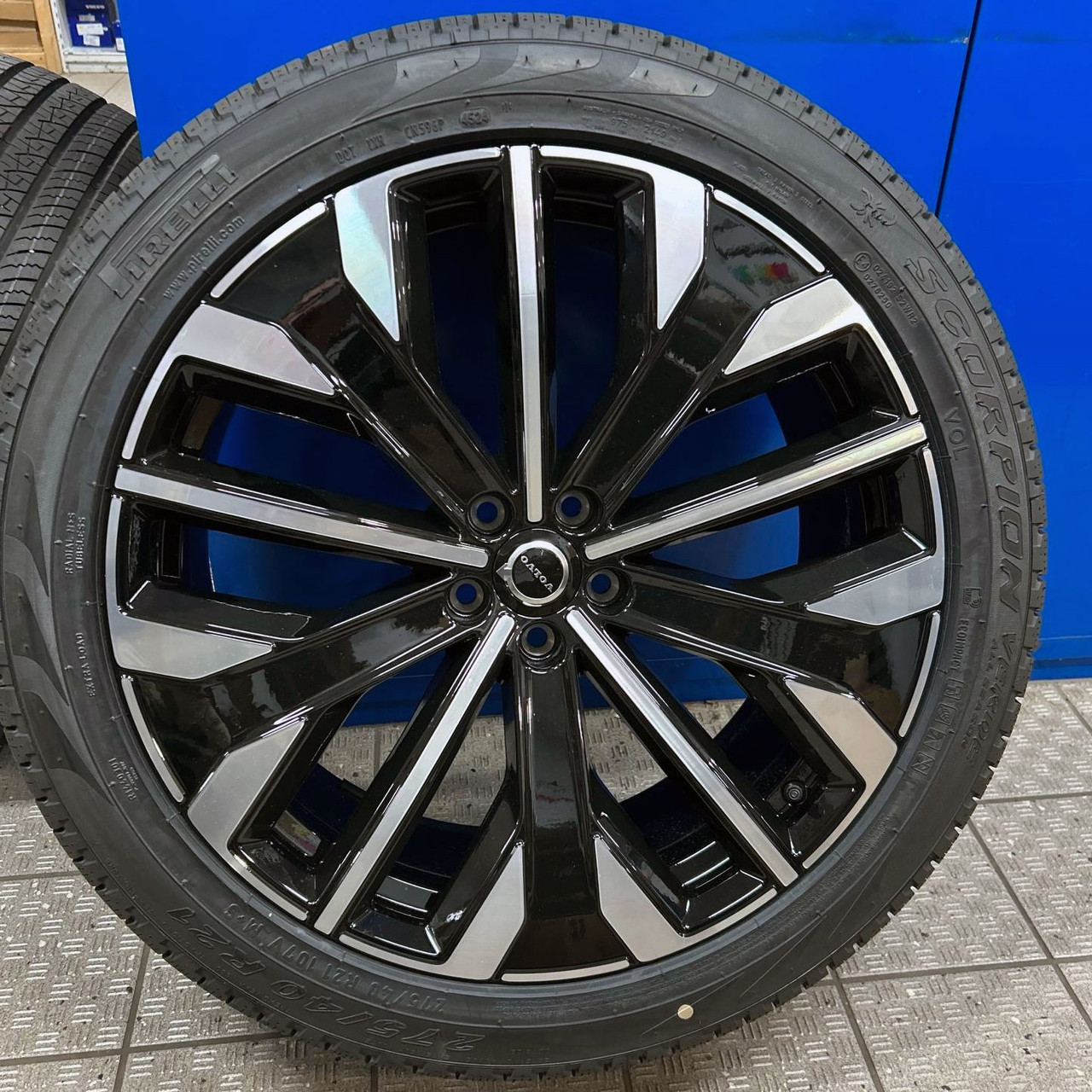Genuine Volvo 21