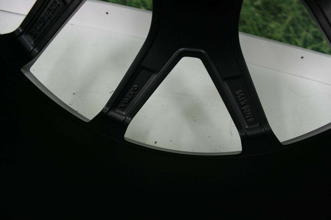 Genuine Volvo 20