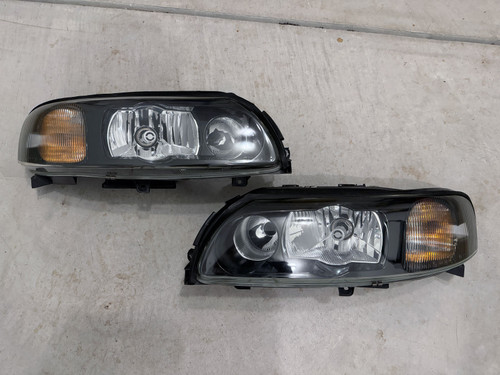 Preowned P2 Volvo S60/V70 Bi-Xenon HID Black Headlight Pair, UK/JDM Spec