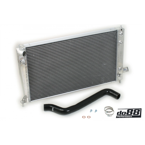do88 Performance Radiator w/Black Hose, SAAB 9-5 98-01