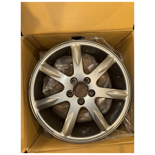 Scratch/Dent Genuine Volvo Volan 17x7 Wheel