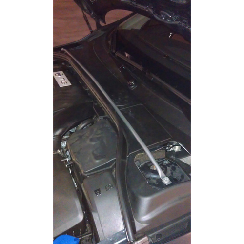 Genuine Volvo VP-067426 R-Design Strut Bar Package, S60/V60 2011