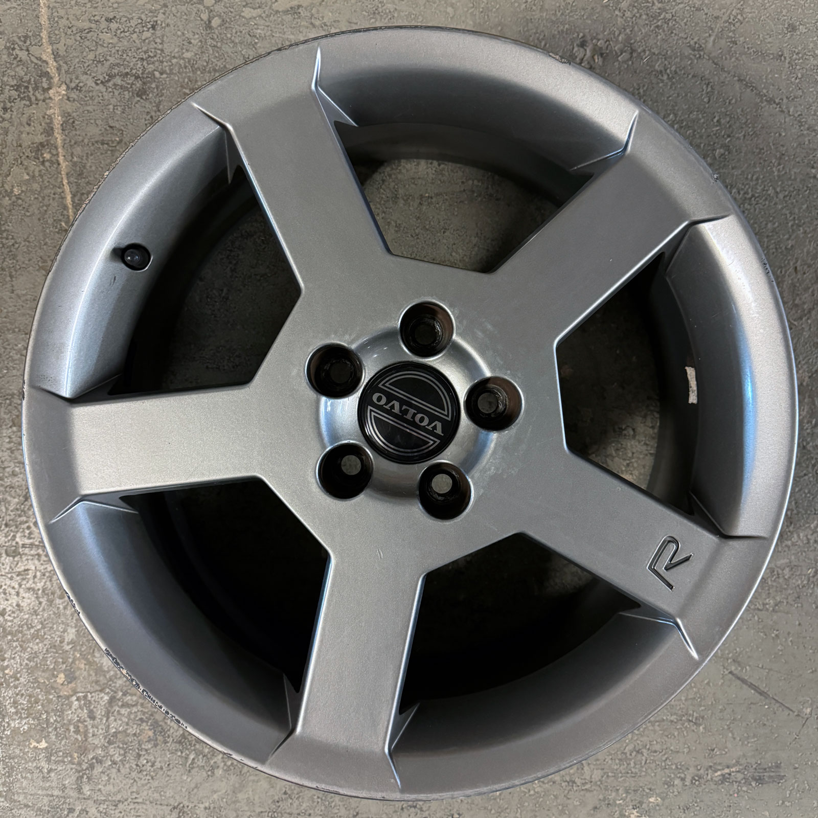 Preowned Genuine Volvo 17x7