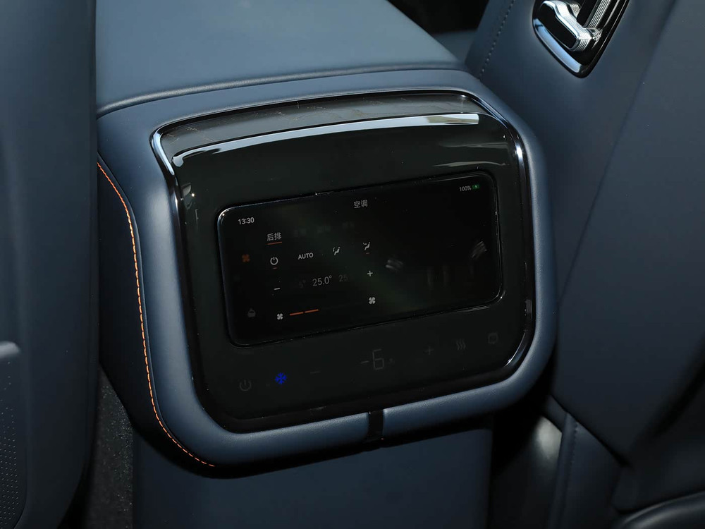 2026 Zeekr 9X Hyper - Polar Night Black / Stone Grey | REF020126