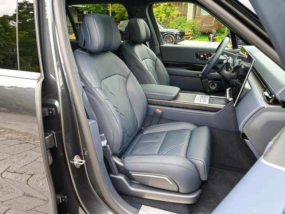 2026 Zeekr 9X Hyper - Polar Night Black / Midnight Blue | REF020426