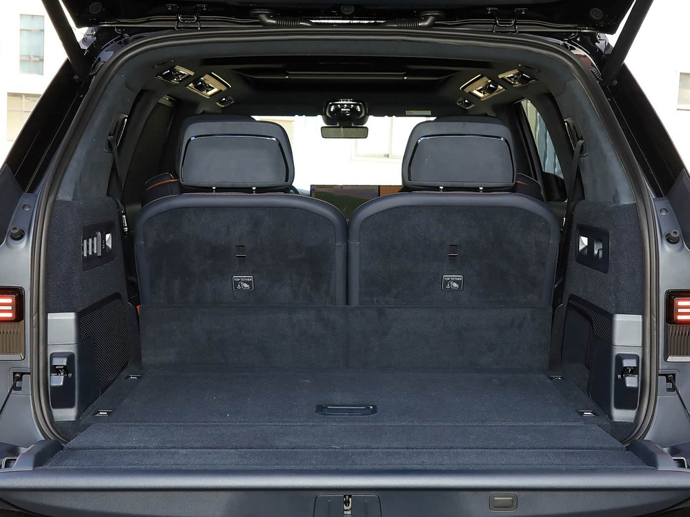 2026 Zeekr 9X Hyper - Space Silver / Stone Grey | REF020526