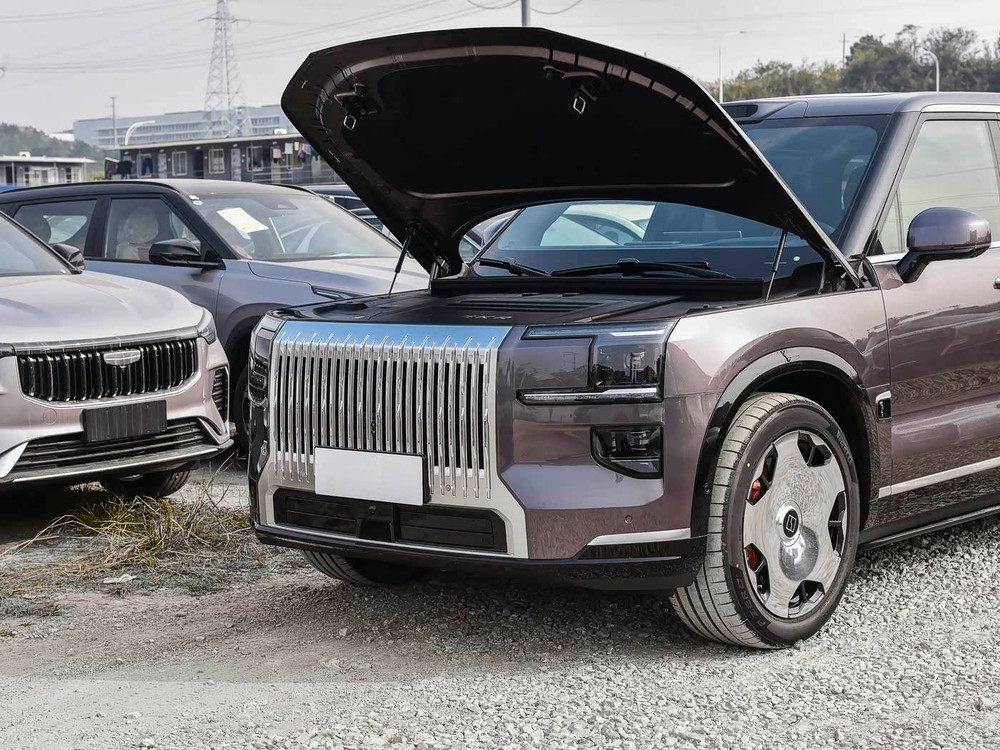 2026 Zeekr 9X Hyper - Lavender Purple / Platinum White | REF020526