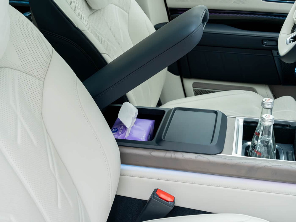 2026 Zeekr 9X Hyper - Lavender Purple / Platinum White | REF020526