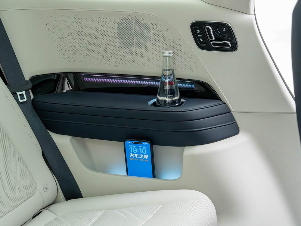 2026 Zeekr 9X Hyper - Lavender Purple / Platinum White | REF020526