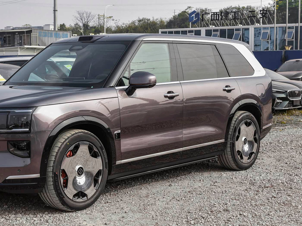 2026 Zeekr 9X Hyper - Lavender Purple / Midnight Blue | REF020526