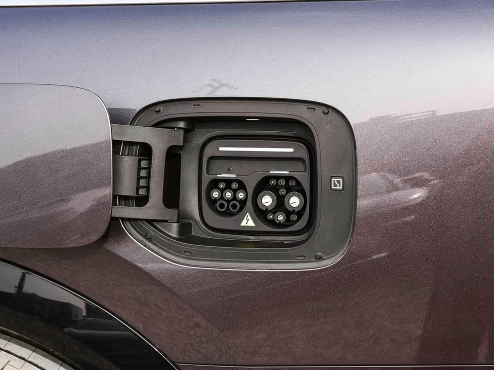 2026 Zeekr 9X Hyper - Lavender Purple / Midnight Blue | REF020526