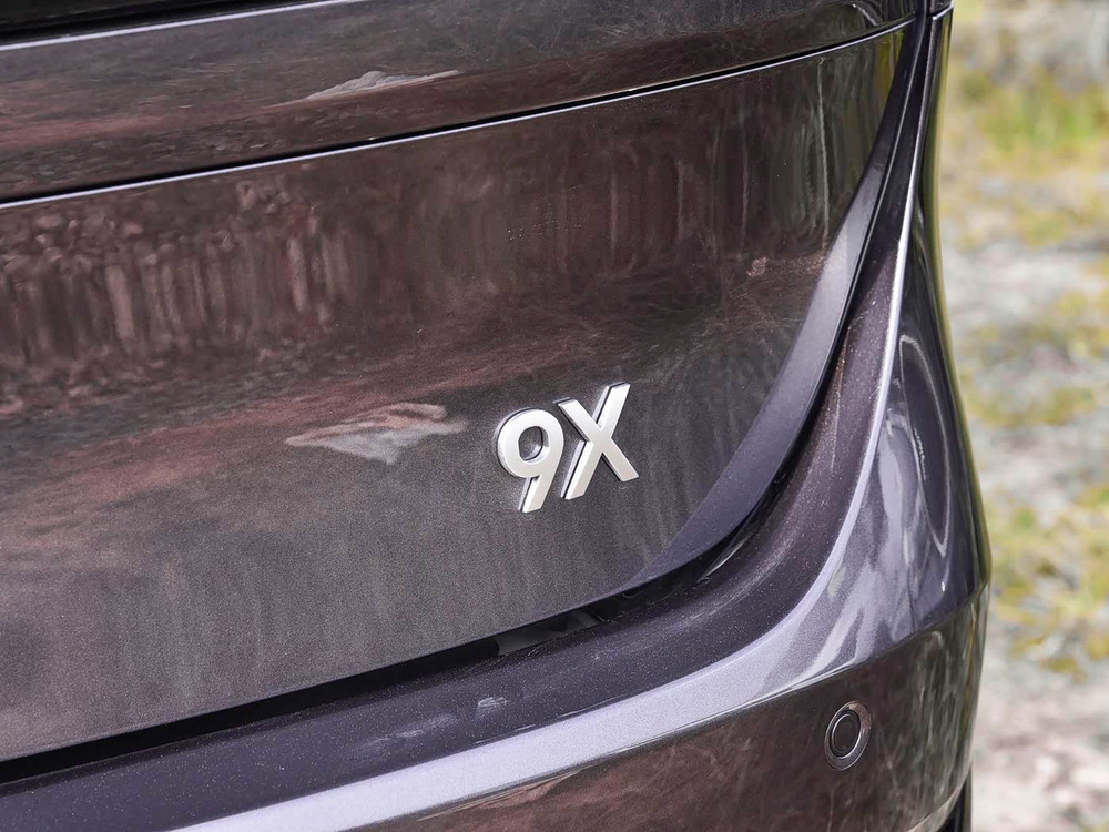 2026 Zeekr 9X Hyper - Lavender Purple / Midnight Blue | REF020526