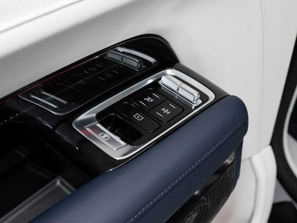 2026 Zeekr 9X Hyper - Berlin Grey / Platinum White | REF020526