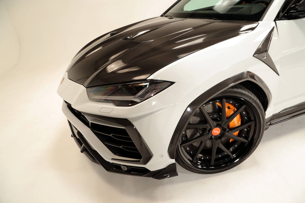 Lamborghini Urus Hood