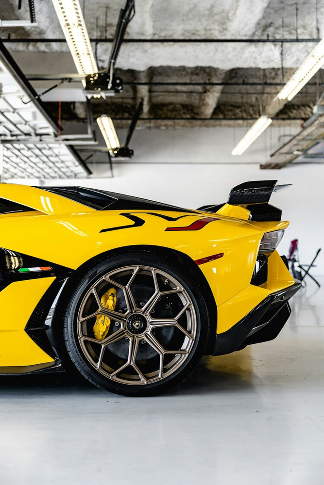 Lamborghini Aventador Carbon Ceramic Brakes