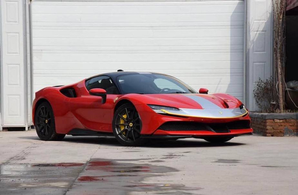 Ferrari SF90 Carbon Fiber Side Skirts