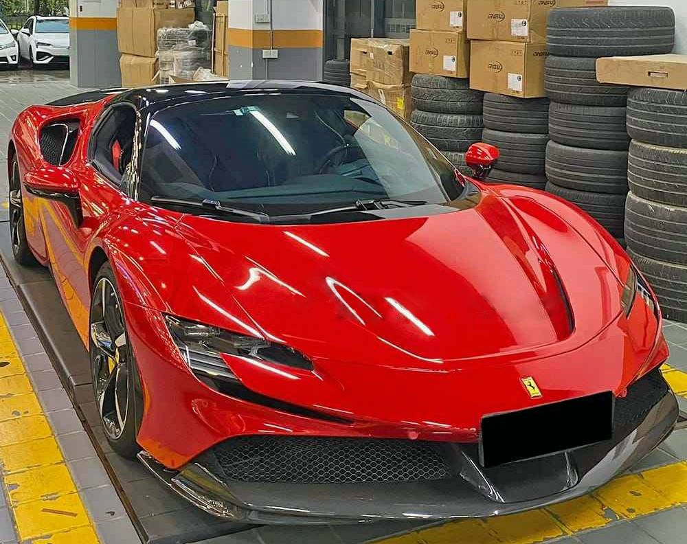Ferrari SF90 Carbon Fiber Side Skirts