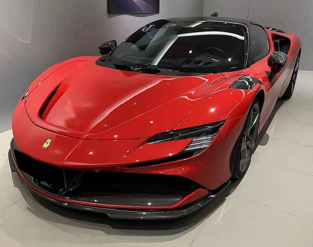 Ferrari SF90 Carbon Fiber Side Skirts