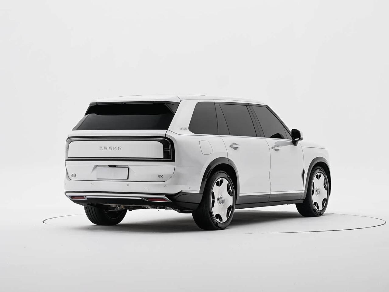 2026 Zeekr 9X Hyper - Polar Day White / Midnight Blue | REF020426
