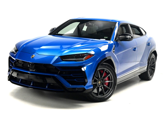 Not a Cop, but this Lamborghini Urus is Looking Blue Boy!