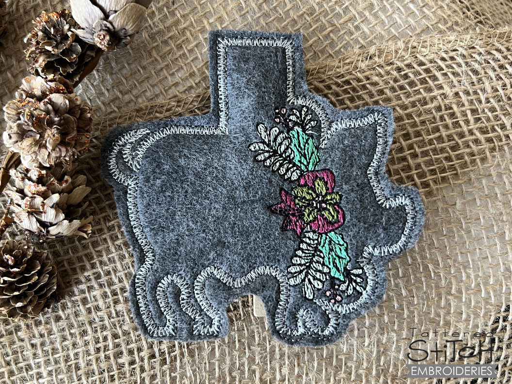 Barnyard Holiday Pig Clothespin Embroidery Designs & Patterns