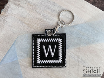 Square Medallion ABCs Charm - U - Embroidery Designs & Patterns