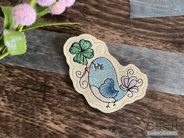 Birdie with Clover Charm - Embroidery Designs & Patterns