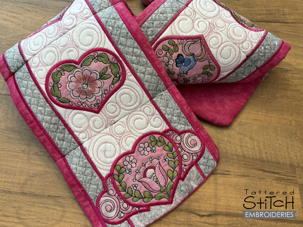 Valentine Hearts Table Runner - Embroidery Designs