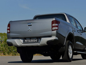 Mitsubishi L200 Taillamp White LED Spider Light Bulbs Custom Mitsubishi L200 Taillamp White LED Spider Light Bulbs Custom