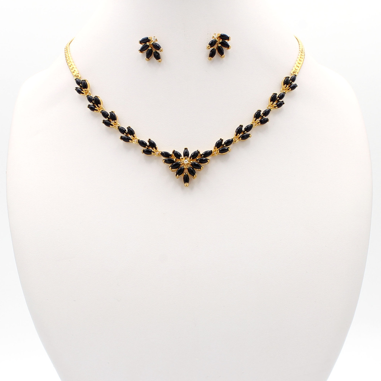 Vintage Inspired Jewelry | The Majestic Faceted Onyx Necklace