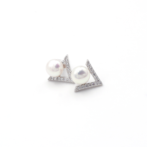 white freshwater pearl earrings studs