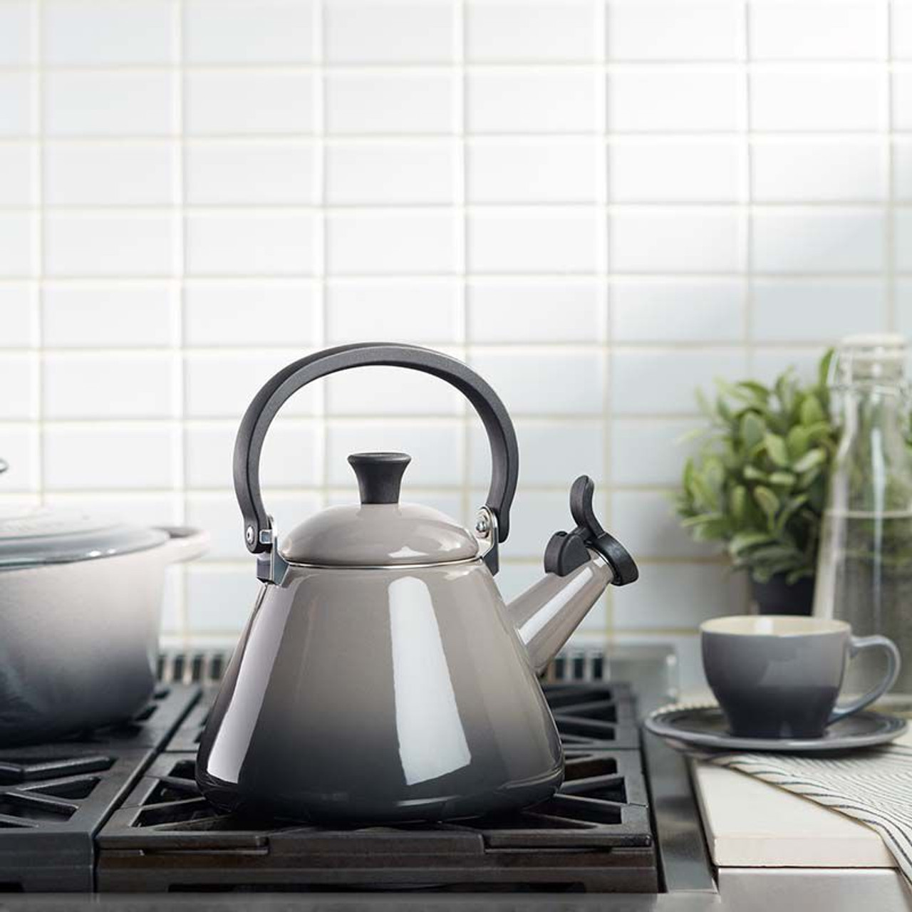 https://cdn11.bigcommerce.com/s-8d265/images/stencil/1280x1280/products/31811/76455/kone-kettle-gallery-image-03__89308.1674509368.jpg?c=2