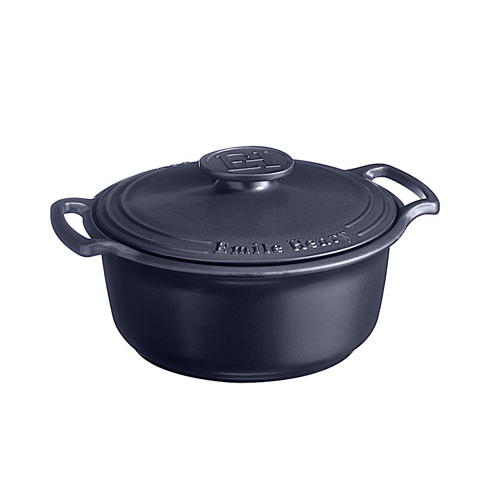 Lodge Cast Iron 3.6 Quart Enameled Cast Iron Casserole in Red - Dutch Oven  for Slow-Roasting, Simmering, and Baking with Stainless Steel Knob and Loop  Handles in the Cooking Pots department at