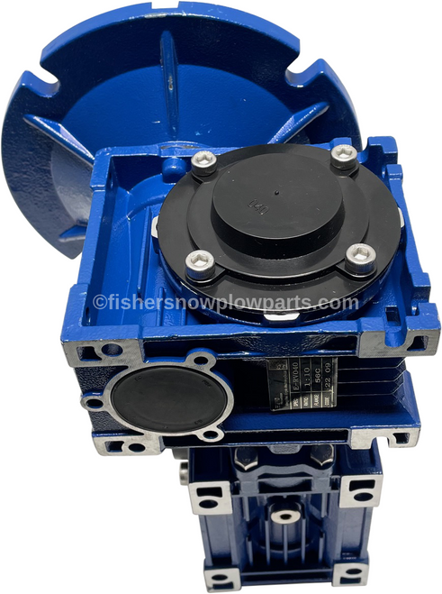 FISHER SPREADERS GENUINE REPLACEMENT PART - 86792 PRIMARY GEARBOX COVER KIT 040 3-3/8" INCLUDES HARDWARE. FITS FISHER POLYCASTER & STEELCASTER, WESTERN TORNADO & STRIKER HOPPER SPREADERS FITS 99087 BLUE GEARBOX