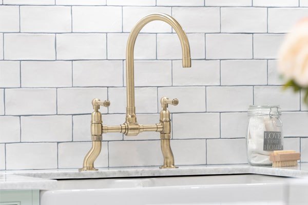 caple-page-putney-tap-antique-brass.jpg