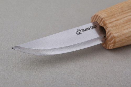 Close up view of the blade and cutting area on the Beaver Craft Small Whittling Knife.