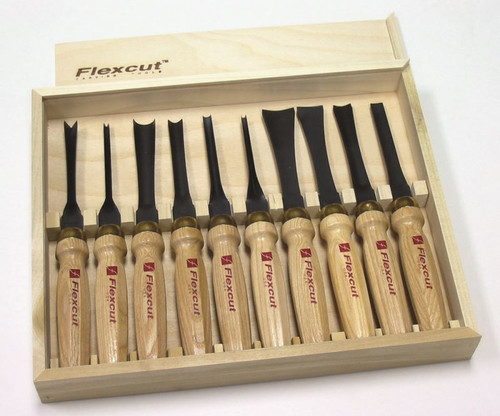 Flexcut Deluxe Mallet Set 10 Piece features a long lasting razors edge.