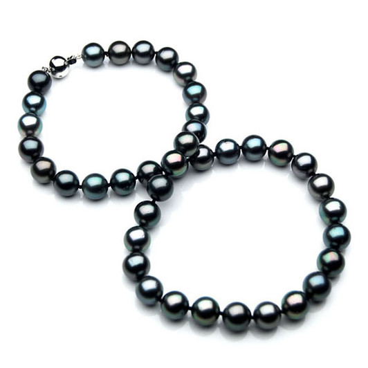 TN003 (AAA 9-11 mm Tahitian Black  Pearl Necklace  W gold Diamond clasp )