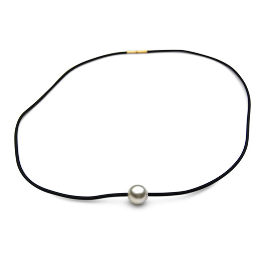 SN014B (AA+ Round 11.5mm Creamy Australian South Sea Pearl Necklace Set In Yellow Gold Bayonet Clasp , 42cm Long . )