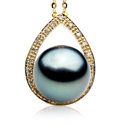 TP040 (AAA 12mm Tahitian Black pearl Pendant  and Diamonds in 18k Gold)