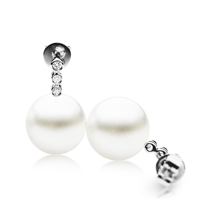 FE027 (AAA 11mm White Freshwater Cultured Pearl Earrings White Gold And Diamonds)