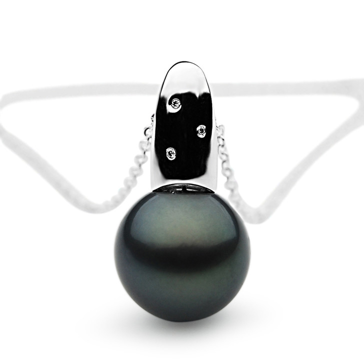 TP129 (AA 15.5 mm Tahitian Black pearl Pendant and Diamonds in Heavy 18k White Gold)