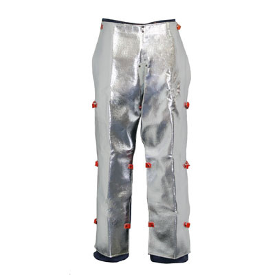 The image displays the Stanco AR505 chaps worn over work trousers. The highly reflective Aluminized P.B.I.® surface is clearly visible, along with the adjustable orange-red fastening straps that secure the chaps to the waist and legs. The design highlights the comprehensive frontal coverage while maintaining an open-back for ventilation.
